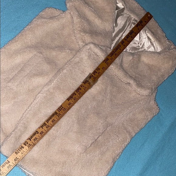 TCEC Sherpa faux vest open wrap front waterfall style cream 2 pockets NEW size L - Picture 7 of 8